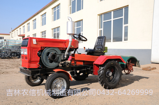 NX32型四(si)輪拖拉機