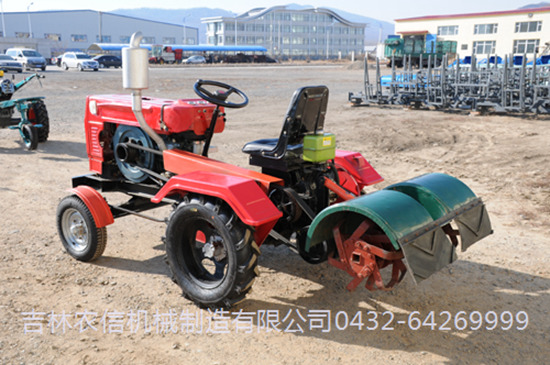 NX32型四(si)輪拖拉機2