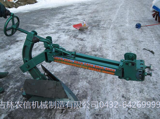 1LSW-135型水旱田兩用犁(li)